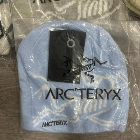 Arc'teryx Sky Blue Beanie - Picture 4 of 4